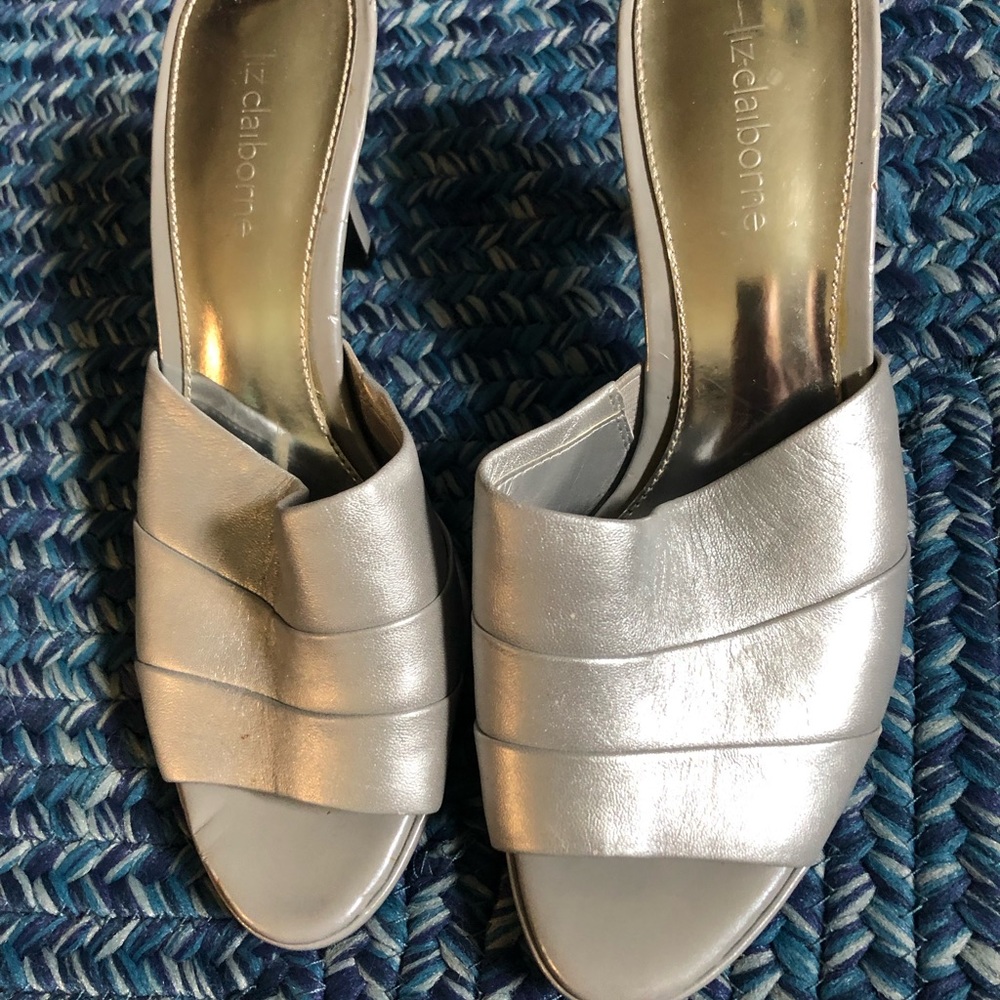 Liz Claiborne size 6M silver, leather mules, new